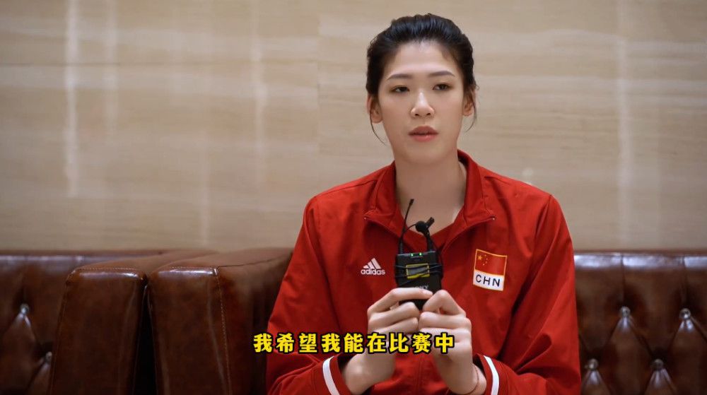动作片的主角魅力往往需要通过反派来衬托，《猎杀游戏》中的反派却陷入符号化的困境：戴着面具的抽象形象虽模仿了《杀死比尔》中酷炫的反派造型，却显得空洞而缺乏灵魂，突然出现又消失，战斗力与脑力均无亮点，沦为推动剧情的“工具人”。