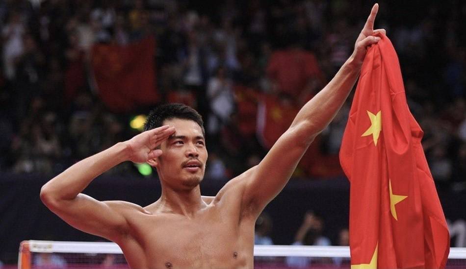 两部电影都是将主要的喜剧效果前置，严肃表达后置，先吸引观众入戏，再将笑点转化为泪点、燃点、共鸣点和离场后的无尽余味。